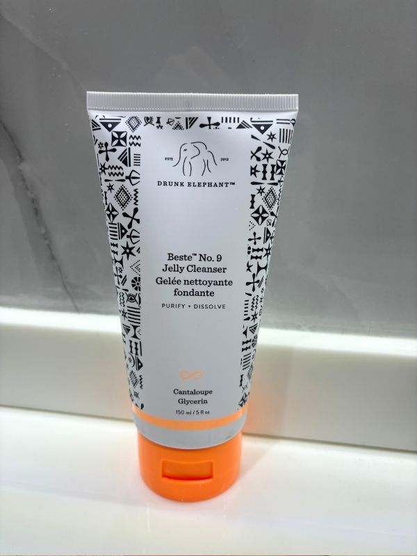 Review: Drunk Elephant Beste No. 9 Jelly Cleanser