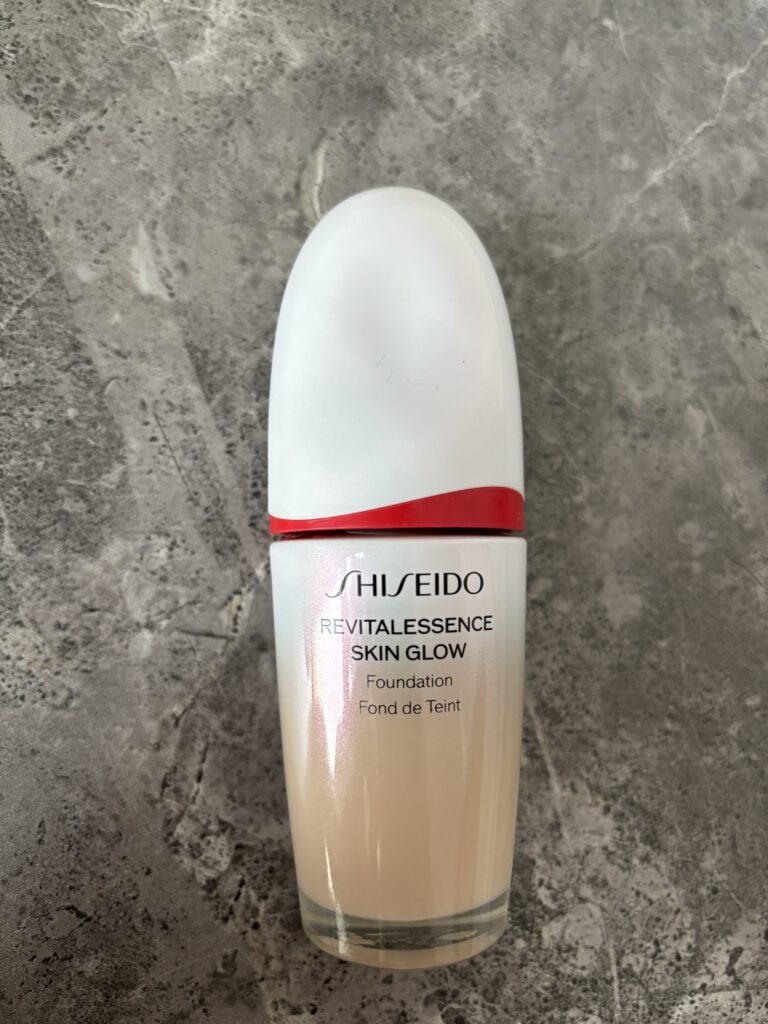 Review: Shiseido Revitalessence Skin Glow Foundation